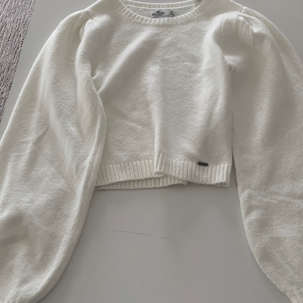 Hollister balloon sleeve sweater